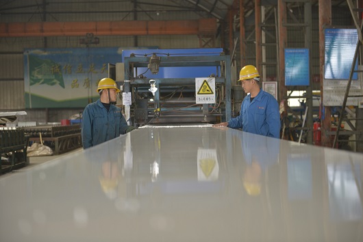 晉城鋼結構工程圍護系統(tǒng)屋面板的壓制