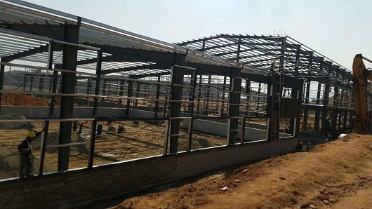 雨天進(jìn)行鋼結(jié)構(gòu)施工，需要要注意以下幾點(diǎn)