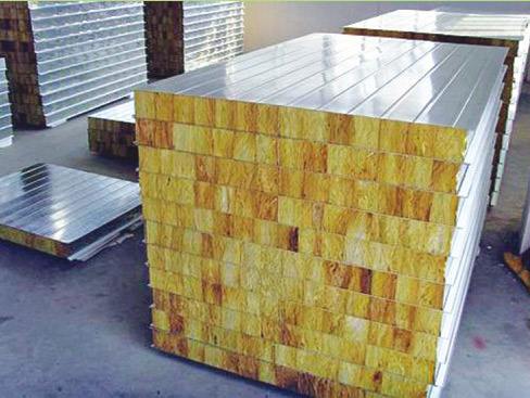 鋼結(jié)構(gòu)廠房中的巖棉夾芯板為什么會出現(xiàn)爆裂？