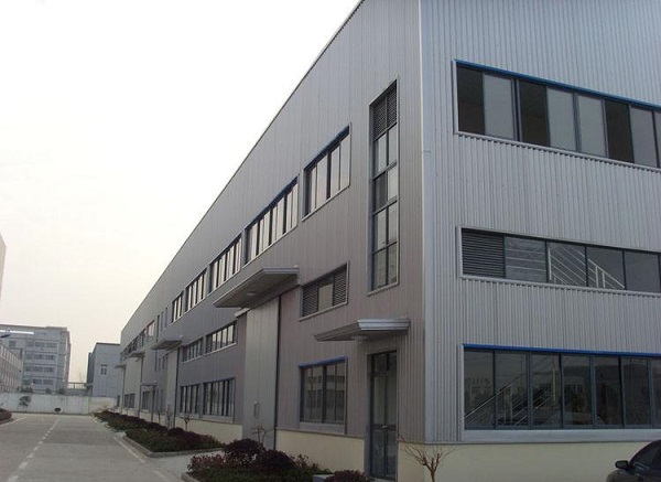 鋼結(jié)構(gòu)廠房施工遇到特殊天氣，這4個(gè)問題要注意