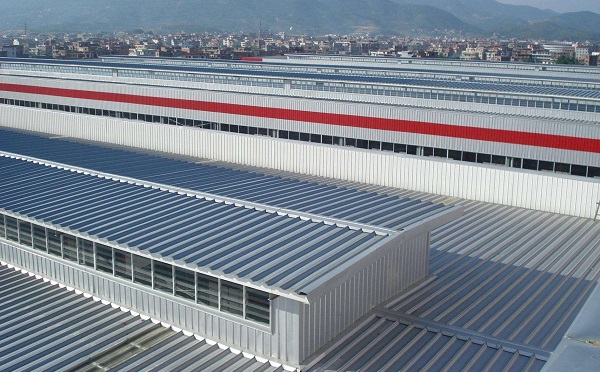 夏天鋼結(jié)構(gòu)廠房如何降溫？山西盛大鋼構(gòu)告訴你