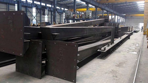 鋼結(jié)構(gòu)廠房構(gòu)件發(fā)生變形怎么辦？