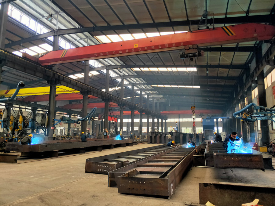 山西鋼結(jié)構(gòu)公司加工車(chē)間